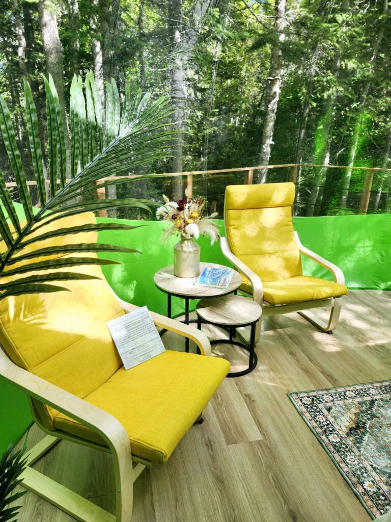 Estrella Glamping Acadian Peninsula - Eden and a place to relax and read in nature
