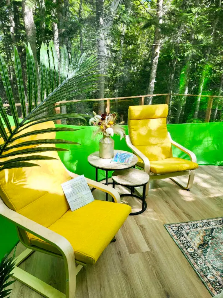 Estrella Glamping Péninsule Acadienne - L'Éden et le coin de repos et lecture en nature